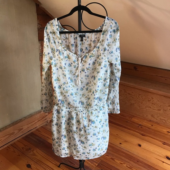 Jessica Simpson Dresses & Skirts - Jessica Simpson Floral Dress, GUC, M